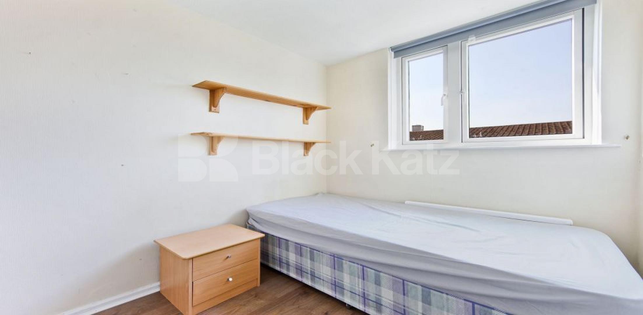 			UNDER OFFER , 4 Bedroom, 1 bath, 1 reception Apartment			 Amina Way, London Bridge/Bermondsey Borders